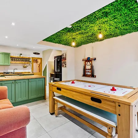 Hanham Homestead - Hot Tub Escape