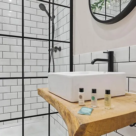 Villa Hanham Homestead - Hot Tub Escape