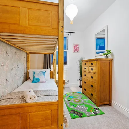 Hanham Homestead - Hot Tub Escape Villa Bristol