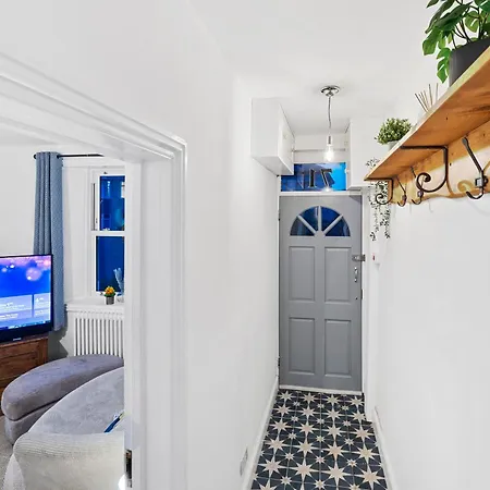Hanham Homestead - Hot Tub Escape
