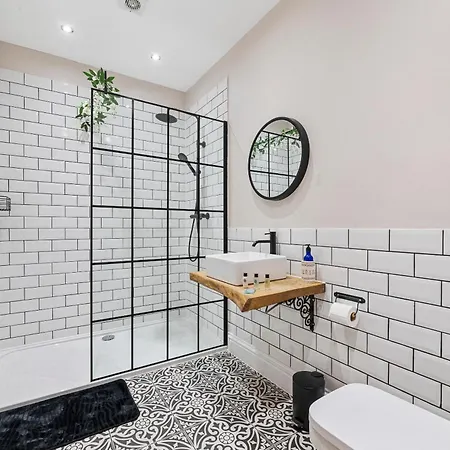 Hanham Homestead - Hot Tub Escape Bristol