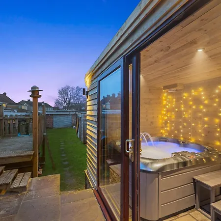 Hanham Homestead - Hot Tub Escape Villa